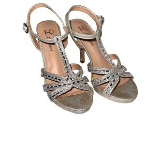 L. Lorraine “LILLY” Silver Jeweled Formal Bridal Prom Wear Heels Sz 6